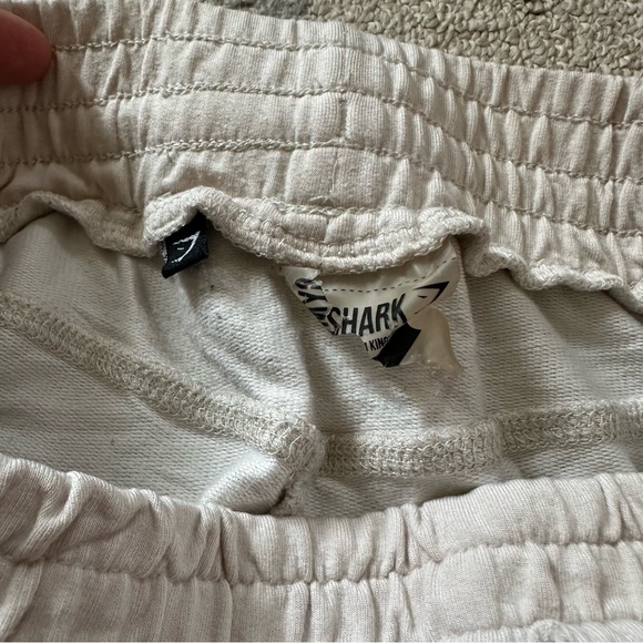 GYMSHARK Lounge Cream Joggers - Picture 6 of 9